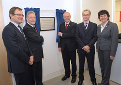 First Minister Peter Robinson, Deputy First Minister Martin McGuinness and Enterprise Minister Arlene Foster, along with Andrew Brammer, Service Centre Manager, Allen and Overy, and Wim Dejonghe Managing Partner, Allen and Overy, (left) during the opening of the Allen and Overy offices in Belfast.